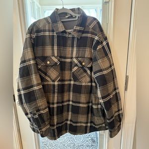 Field and stream fleece lined flannel, size XXL zip closure